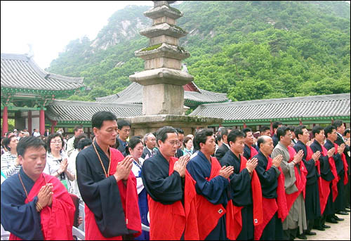 지난 8일 오전 개성 영통사에서는 '영통사 복원 3주년 기념법회'가 열렸다. 